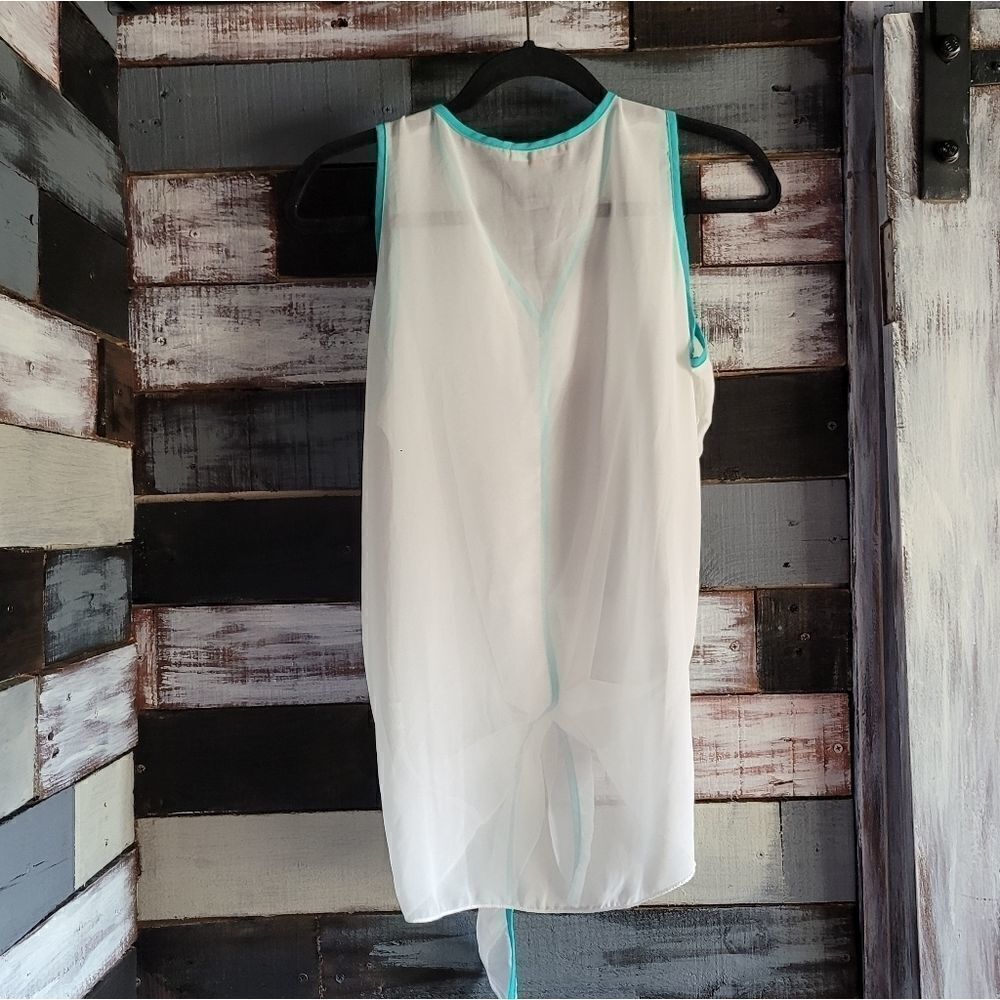 EVERYDAY Sheer Tank Top  - Picture 3 of 7